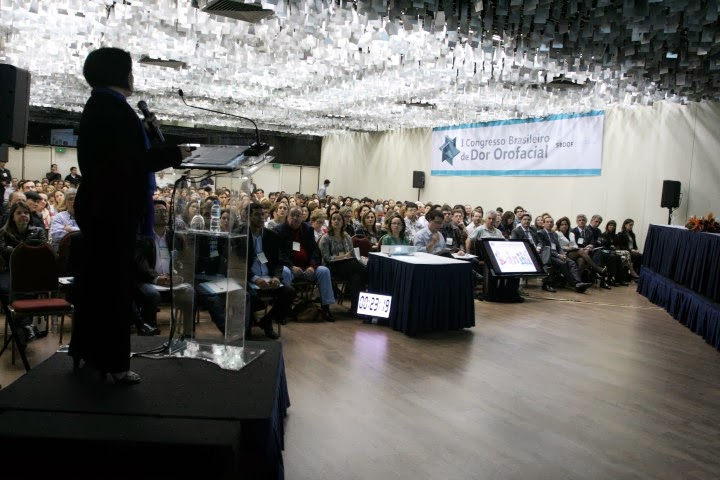 Durante todas as palestras até a última!